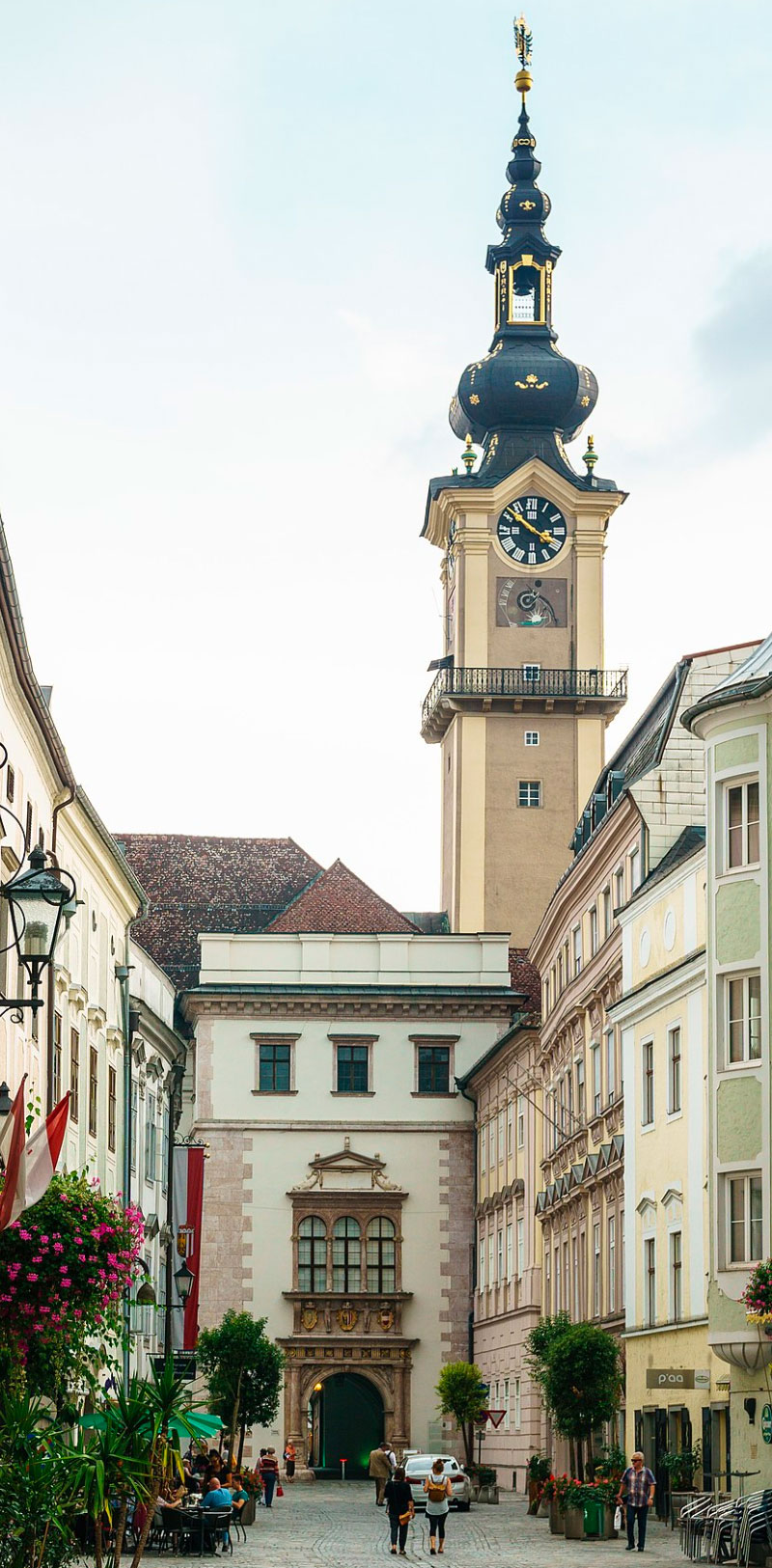 Minoritenkirche und Landhaus Linz